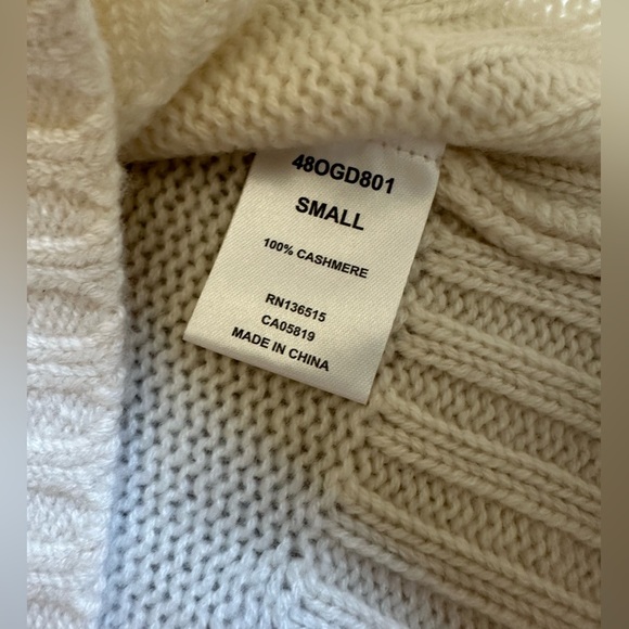 OGD Sweater Ivory 100% Cashmere Crewneck Women’s Soft Lightweight Classic Small - Picture 8 of 8